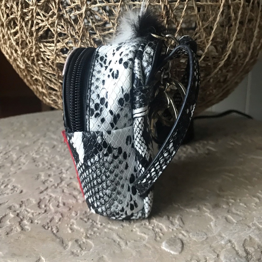 Coin Purse/Keychain - Picture 2 of 3